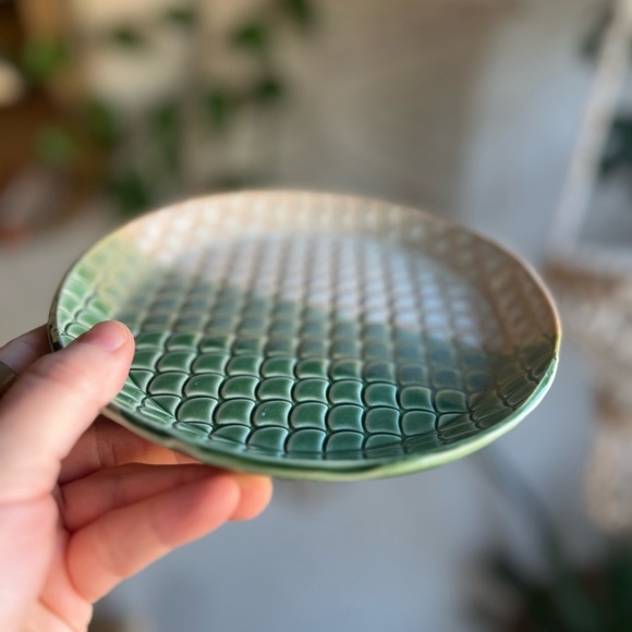 Handmade Green Mermaid Scales Ceramic Plate, 7-Inch Coastal Decorative Dish - Picture 2 of 9